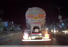 पुणे–सोलापूर महामार्गावर मृत्यूचा खेळ! बल्कर ट्रक चालकाचा थरार