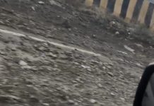 शिंदवणे घाटात पावसाचा कहर; रस्त्यावर खडी-दगडांचा सापळा, प्रशासन झोपेत?