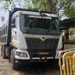 सोरतापवाडी फाटा येथे भीषण अपघात; हायवा डंपरच्या टायरखाली तरुणाचा जागीच मृत्यू