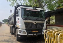 सोरतापवाडी फाटा येथे भीषण अपघात; हायवा डंपरच्या टायरखाली तरुणाचा जागीच मृत्यू