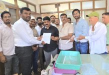 उरुळी कांचनमध्ये सतत होणाऱ्या वीज खंडितला व्यापारी वर्ग ञस्त ; व्यापाऱ्यांचा महावितरणवर आक्रमक मोर्चा