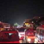 पुणे–सोलापूर महामार्गावर अभूतपूर्व वाहतूक कोंडी; जबाबदार कोण?, नागरिक त्रस्त !