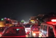 पुणे–सोलापूर महामार्गावर अभूतपूर्व वाहतूक कोंडी; जबाबदार कोण?, नागरिक त्रस्त !