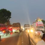 उरुळी कांचनमध्ये पुन्हा वाहतूक कोंडीचा विस्फोट; नागरिक, व्यापारी, संतप्त