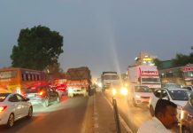 उरुळी कांचनमध्ये पुन्हा वाहतूक कोंडीचा विस्फोट; नागरिक, व्यापारी, संतप्त