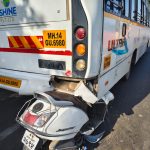 पुणे–सोलापूर महामार्गावर दुचाकी व खासगी बसचा भीषण अपघात; एक गंभीर तर एक किरकोळ जखमी