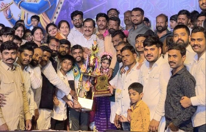 अखिल तळवाडी दहीहंडी महोत्सवात मोरया प्रतिष्ठान संघाची बाजी; १ लाख ११ हजार १११ रुपयांचे पारितोषिक पटकावले!